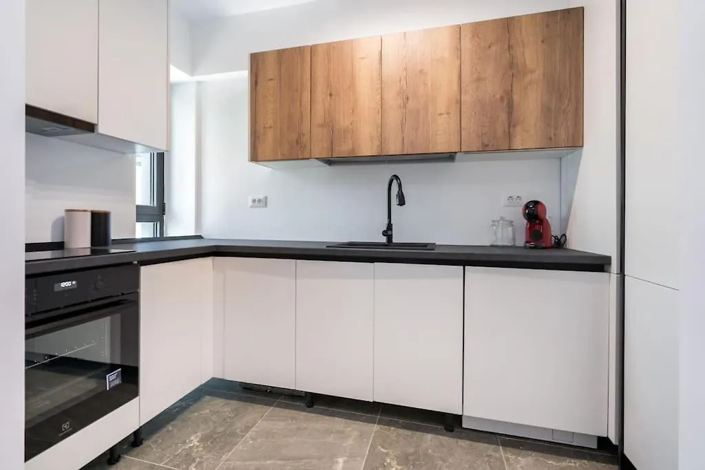 Maze Stripe In One Cotroceni 1Br Apartment Bucharest Romania