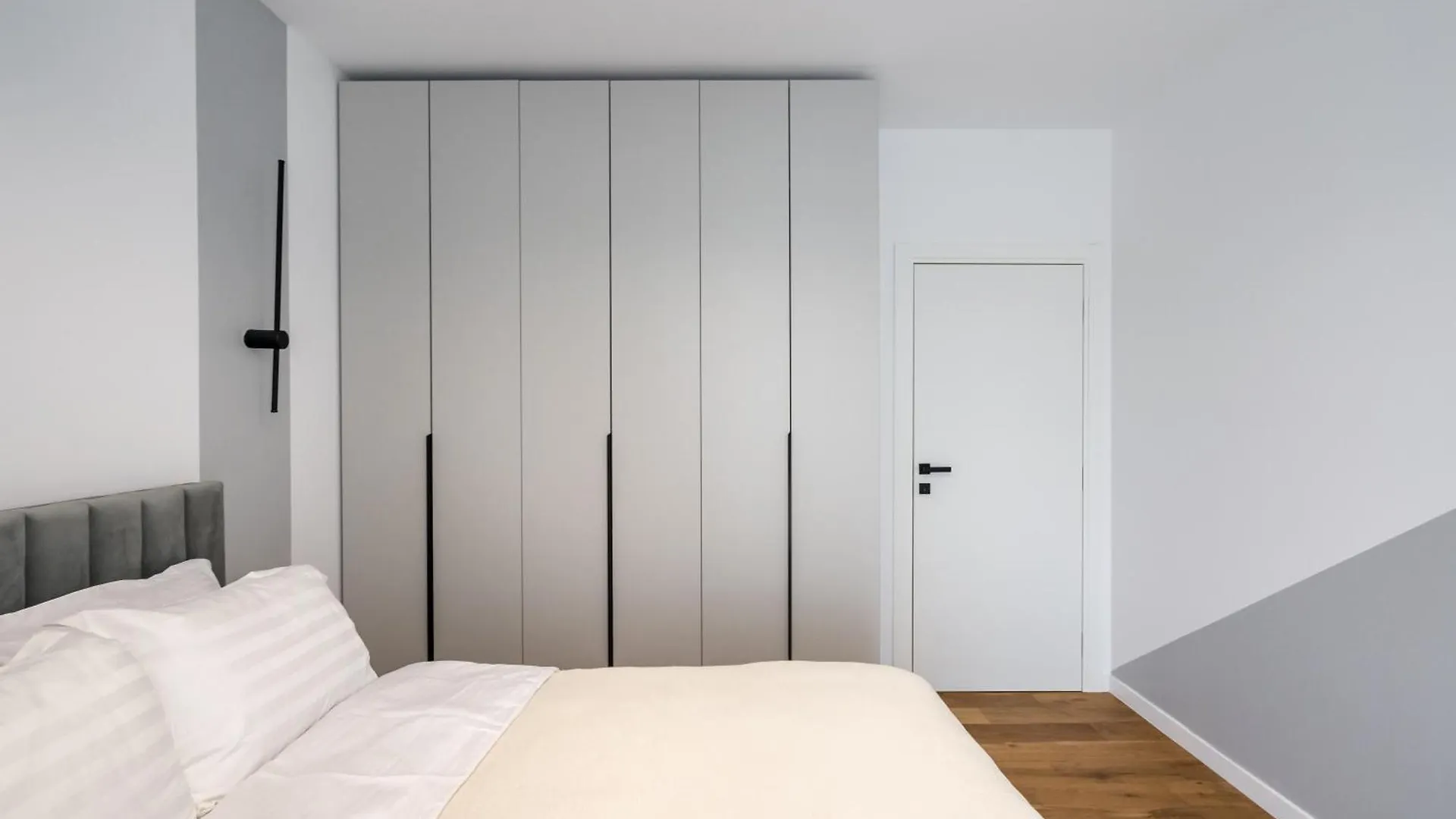 Maze Stripe In One Cotroceni 1Br Apartment Bucharest Romania