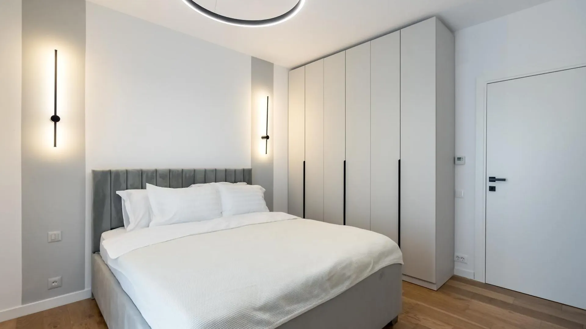 Maze Stripe In One Cotroceni 1Br Apartment Bucharest