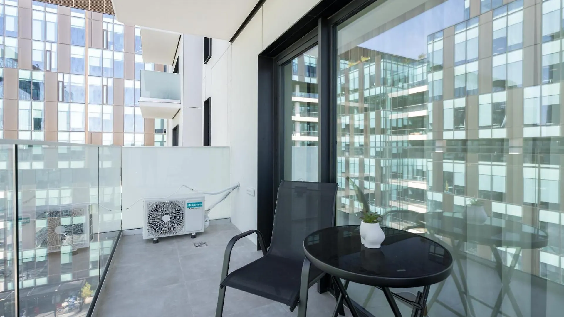 Maze Stripe 1 Bedroom Apartment In One Cotroceni Bucureşti 0*,  România